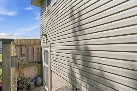 446 Scholfield Avenue N Welland ON L3B 1N2