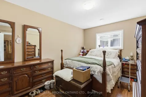 446 Scholfield Avenue N Welland ON L3B 1N2