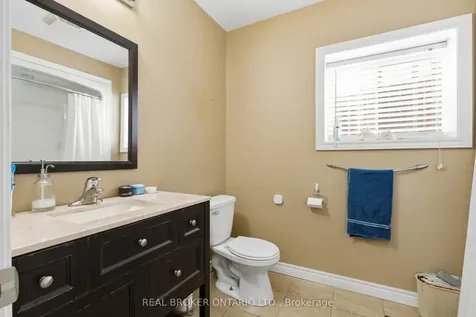 446 Scholfield Avenue N Welland ON L3B 1N2