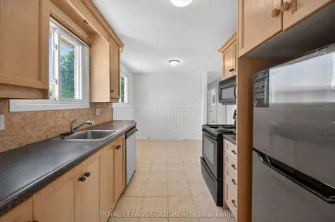 68 Duncairn Crescent Hamilton ON L9C 6G1