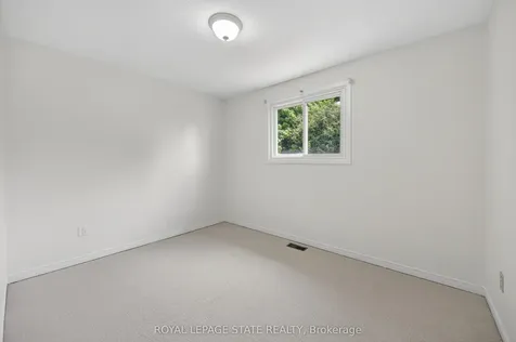 68 Duncairn Crescent Hamilton ON L9C 6G1