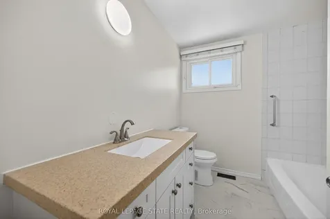 68 Duncairn Crescent Hamilton ON L9C 6G1