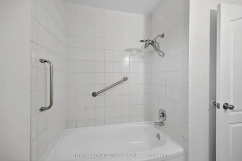 68 Duncairn Crescent Hamilton ON L9C 6G1