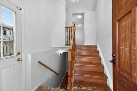 68 Duncairn Crescent Hamilton ON L9C 6G1