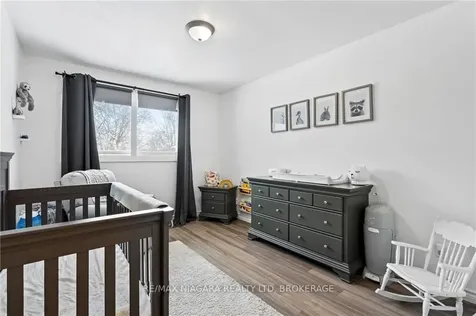 49 Royal Oak Drive St. Catharines ON L2N 6K4