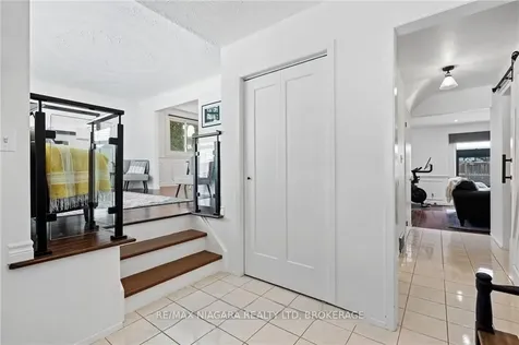 49 Royal Oak Drive St. Catharines ON L2N 6K4