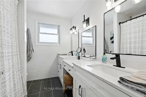 49 Royal Oak Drive St. Catharines ON L2N 6K4