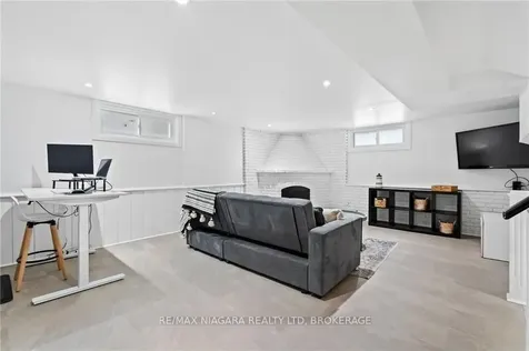 49 Royal Oak Drive St. Catharines ON L2N 6K4