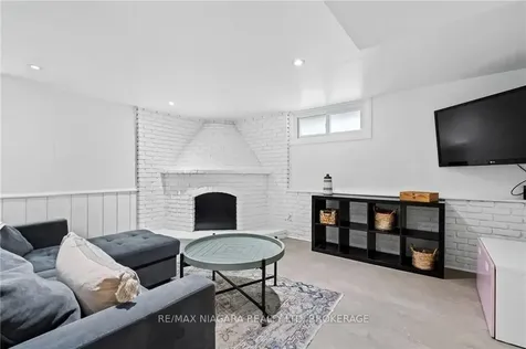 49 Royal Oak Drive St. Catharines ON L2N 6K4