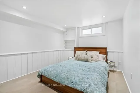 49 Royal Oak Drive St. Catharines ON L2N 6K4