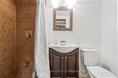49 Royal Oak Drive St. Catharines ON L2N 6K4
