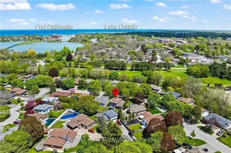 49 Royal Oak Drive St. Catharines ON L2N 6K4
