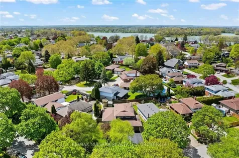 49 Royal Oak Drive St. Catharines ON L2N 6K4