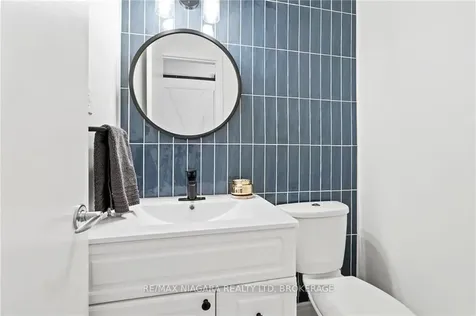 49 Royal Oak Drive St. Catharines ON L2N 6K4