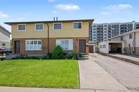 203 Moffat Drive Cambridge ON N1R 6C1