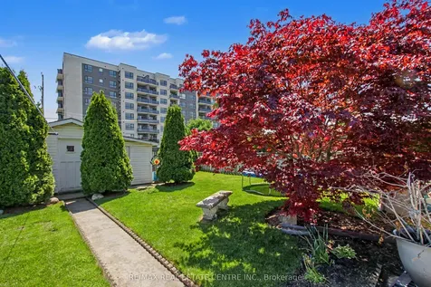 203 Moffat Drive Cambridge ON N1R 6C1