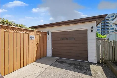 203 Moffat Drive Cambridge ON N1R 6C1