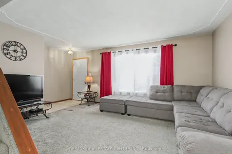 203 Moffat Drive Cambridge ON N1R 6C1