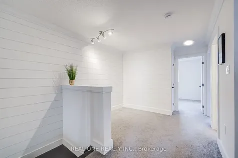 27 Dresser Lane Hamilton ON L9K 0K1
