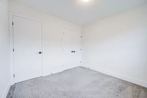 27 Dresser Lane Hamilton ON L9K 0K1