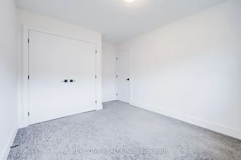 27 Dresser Lane Hamilton ON L9K 0K1