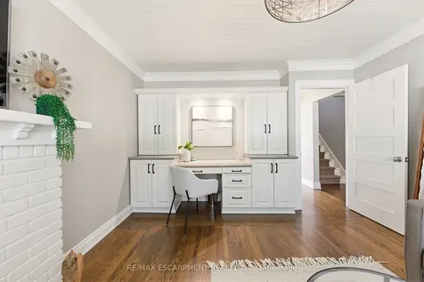 304 Parkside Drive Hamilton ON L0R 2H0