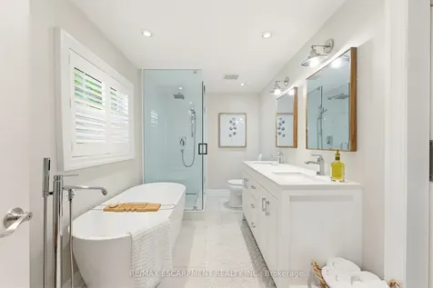304 Parkside Drive Hamilton ON L0R 2H0