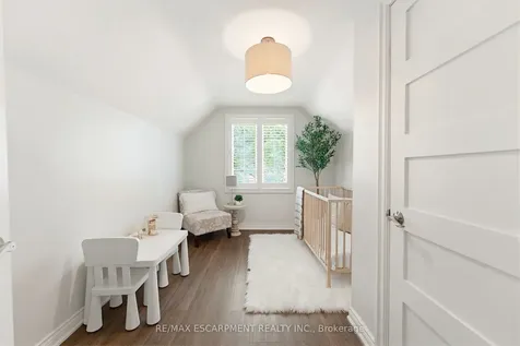 304 Parkside Drive Hamilton ON L0R 2H0