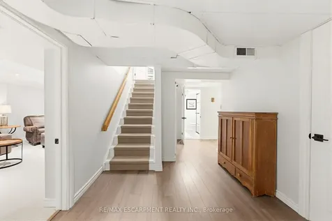 304 Parkside Drive Hamilton ON L0R 2H0