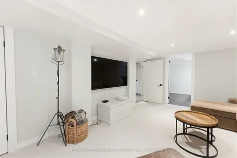 304 Parkside Drive Hamilton ON L0R 2H0
