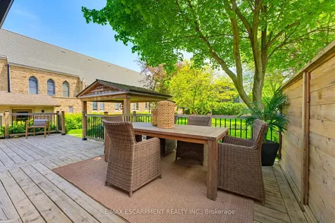 304 Parkside Drive Hamilton ON L0R 2H0