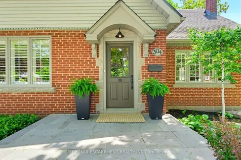 304 Parkside Drive Hamilton ON L0R 2H0