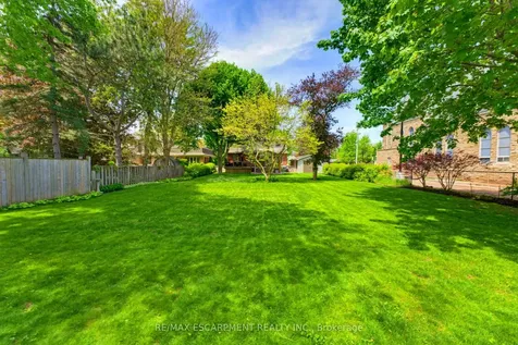 304 Parkside Drive Hamilton ON L0R 2H0