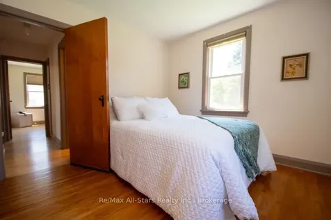 31 Adelaide Street S Kawartha Lakes ON K9V 3J6