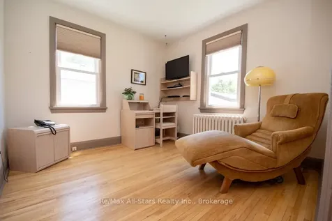 31 Adelaide Street S Kawartha Lakes ON K9V 3J6