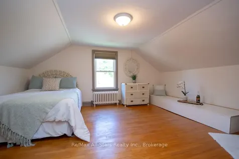 31 Adelaide Street S Kawartha Lakes ON K9V 3J6