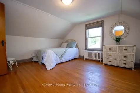 31 Adelaide Street S Kawartha Lakes ON K9V 3J6