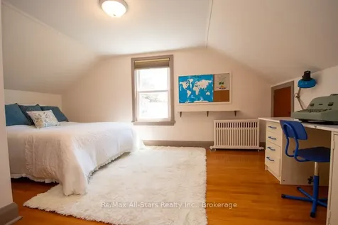 31 Adelaide Street S Kawartha Lakes ON K9V 3J6