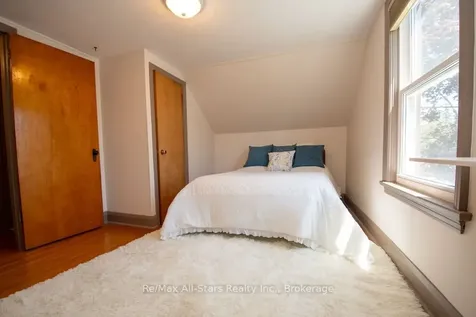 31 Adelaide Street S Kawartha Lakes ON K9V 3J6
