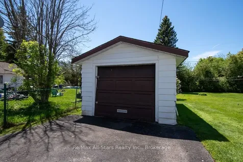 31 Adelaide Street S Kawartha Lakes ON K9V 3J6