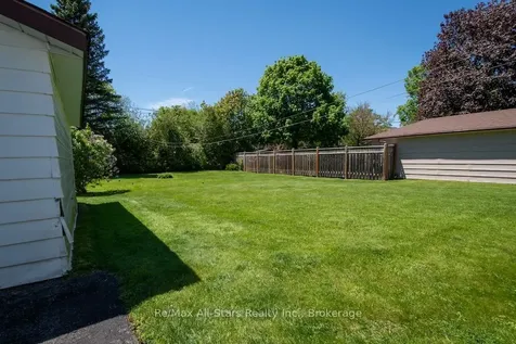 31 Adelaide Street S Kawartha Lakes ON K9V 3J6