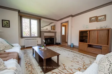31 Adelaide Street S Kawartha Lakes ON K9V 3J6