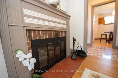 31 Adelaide Street S Kawartha Lakes ON K9V 3J6