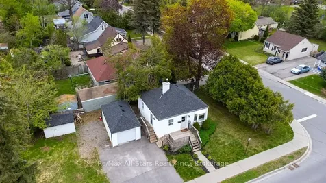 32 Adelaide Street S Kawartha Lakes ON K9V 3J7