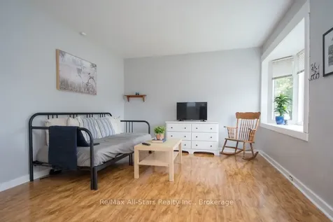 32 Adelaide Street S Kawartha Lakes ON K9V 3J7