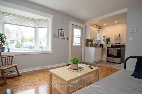 32 Adelaide Street S Kawartha Lakes ON K9V 3J7