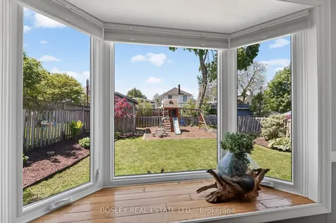 21 Chapel Street N Thorold ON L2V 2E3