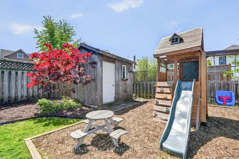 21 Chapel Street N Thorold ON L2V 2E3