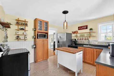 21 Chapel Street N Thorold ON L2V 2E3