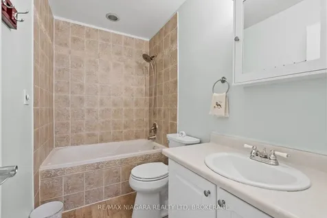 21 Allan Drive St. Catharines ON L2N 5S4